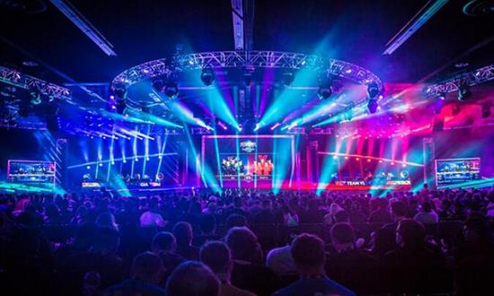 及其家人 及其家人