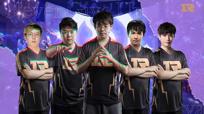 从绿茵场到 从绿茵场到