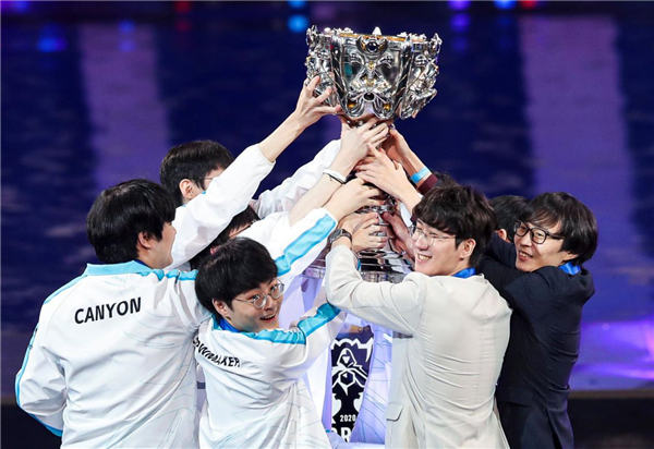 集中在三点 集中在三点